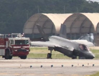 Περίεργο περιστατικό σε F-35A της USAF: Κατέρρευσε ο ριναίος τροχός κατά τη διάρκεια τροχοδρόμησης!